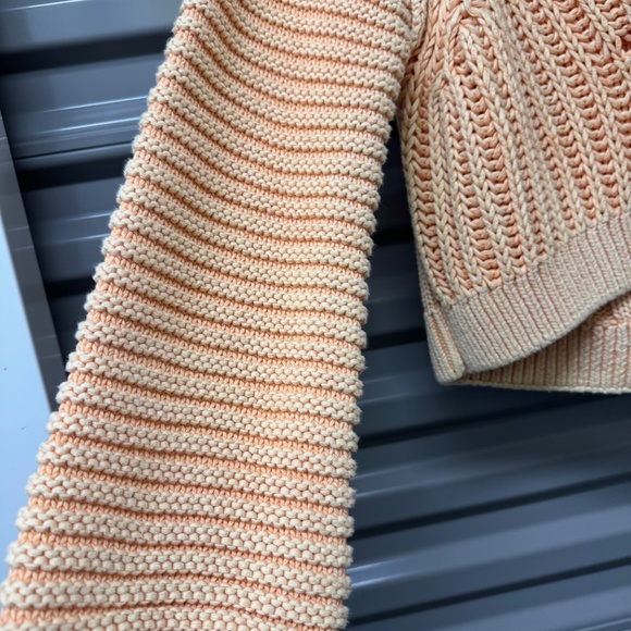 Cropped sweater! - Picture 11 of 12